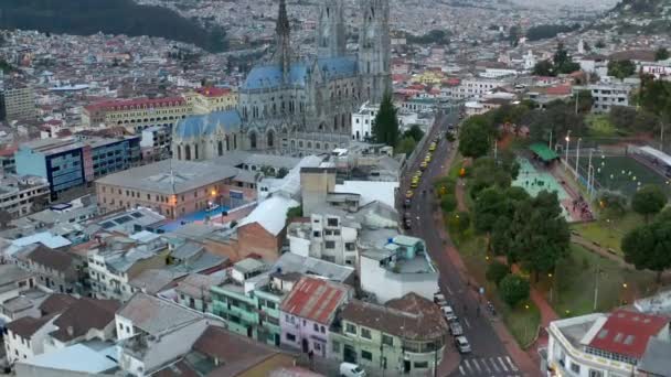 Quito Ecuador Aerial Shot Basilica Del Voto Nacional Located Historic — Stockvideo