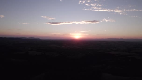 Vídeo Drone Hora Ouro Com Sol Frente Toscana Itália — Vídeo de Stock