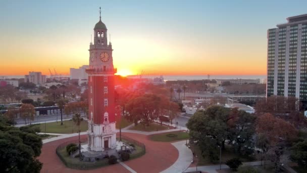 Early Morning Vibrant Sunrise Torre Monumental Landmark Slow Aerial Arc — Vídeo de Stock