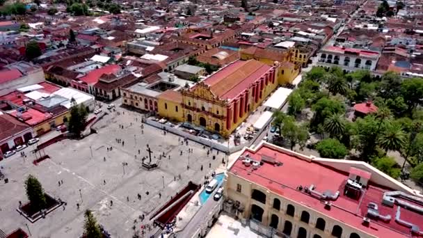 Aerial Drone Central Cathedral San Cristobal Las Casas City Chiapas — Wideo stockowe
