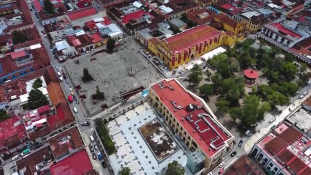 Aerial Drone Fly San Cristobal Las Casas Top Colourful Cathedral — Stock Video