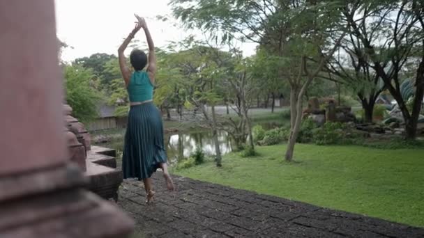 Halter Bluz Giyen Eteği Tutuşmuş Tayland Muang Boran Kentindeki Eski — Stok video