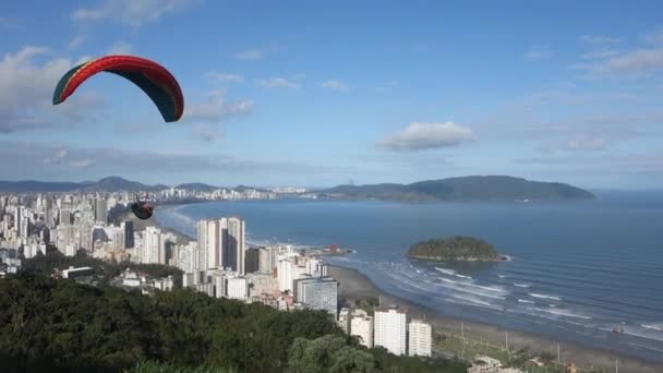Paraglider Colourful Wing Canopy Flies Low Launch Site — Stockvideo