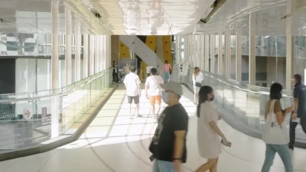 View Ratchaprasong Skywalk People Walking — Video Stock