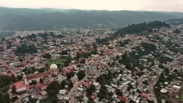 San Cristobal Las Casas Aerial Drone Mexico Green Mountain City — Vídeo de stock