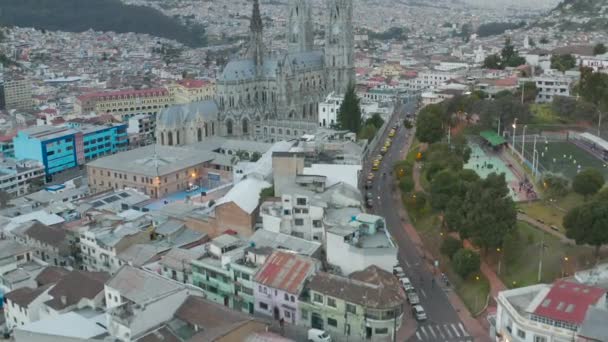 Quito Ecuador Aerial Shot Basilica Del Voto Nacional Located Historic — Video