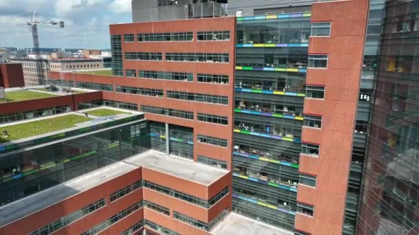 Hospital Building Baltimore Maryland Medical Care Surgery Center View Pullback — Vídeo de Stock