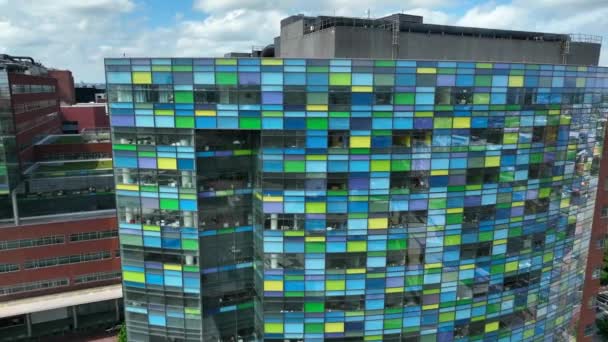 Exterior Stained Glass Building Hospital Baltimore Maryland Usa — ストック動画