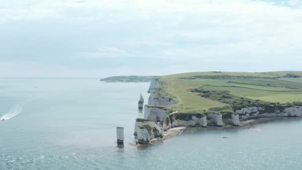 Establishing Drone Shot Old Harry Rocks Chalk Cliffs — Stock video