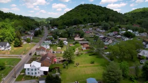 Aerial Neighborhood Saltville Virginia Homes Community Housing Middle America Working — ストック動画