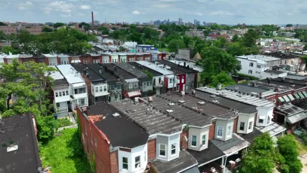 Häuser Der Städtischen Nachbarschaft Von Baltimore Maryland Skyline Der Stadt — Stockvideo