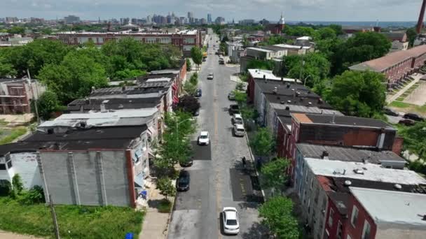 Baltimore Binnenstad Woonwijk Onveilige Sandtown Wijk Met Skyline Afstand — Stockvideo