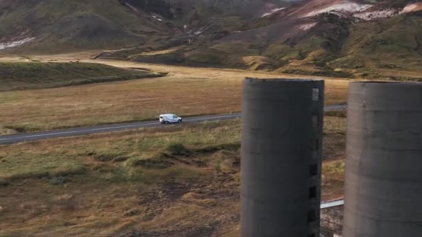 Edificio Abbandonato Rotto Con Silos Grano Nella Valle Islandese Auto — Video Stock