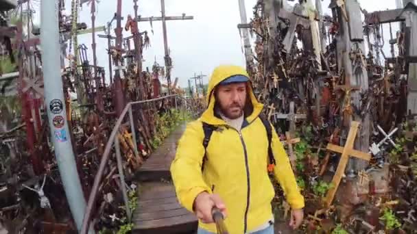 Прогулка Лестнице Холма Крестов Литуании — стоковое видео