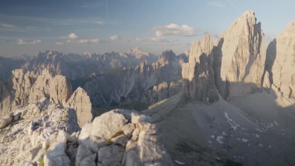 Three Peaks Dolomites Poco Después Del Amanecer Tre Cime Zinnen — Vídeo de stock