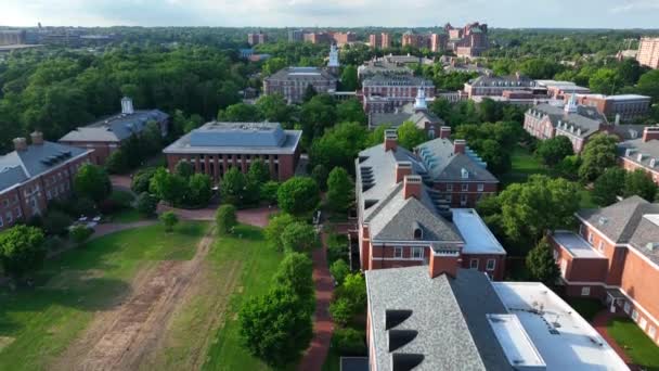 Rising Aerial Johns Hopkins University Baltimore Maryland Famous Medical School — Vídeos de Stock