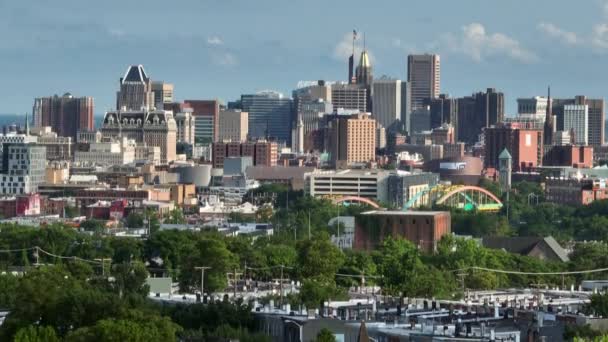 Rising Aerial Reveal Downtown Baltimore City Skyline Summer Day Tight — Stockvideo