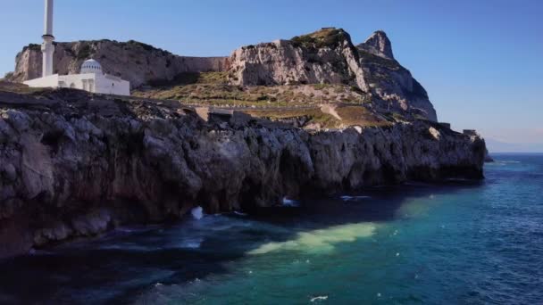 Zee Golven Raken Rocky Europa Point Van Gibraltar Met Uitzicht — Stockvideo