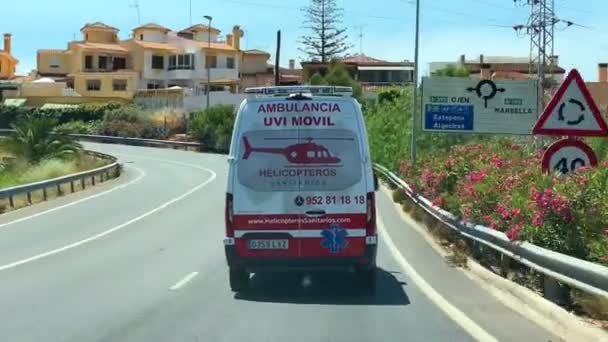 Acil Ambulans Otoyolda Hızlı Gidiyor Hayat Kurtarıyor Marbella Malaga Spanya — Stok video