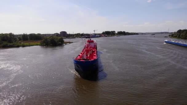 Aerial View Amadeus Titanium Chemical Tanker Navigating Kroužit Dolly Kolem — Stock video