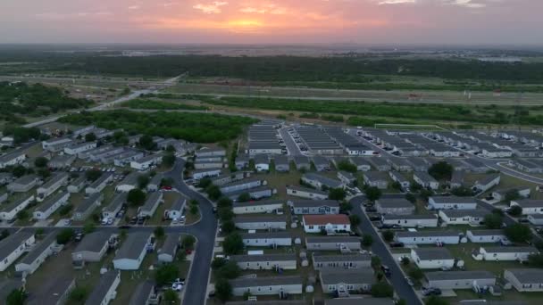 德州风景与农村移动家庭拖车公园 模块化的低收入住房 高空景观 — 图库视频影像