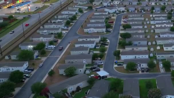 American Flag Rural Deep South Community Usa Low Income Housing — Vídeos de Stock