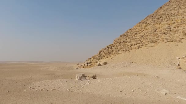 Blick Auf Die Einzigartige Antike Konstruktion Der Roten Pyramide Von — Stockvideo