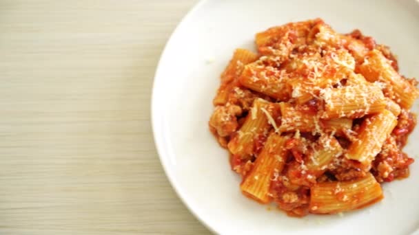 Bolognese Rigatoni Ζυμαρικά Τυρί Παραδοσιακά Ιταλικά Ζυμαρικά — Αρχείο Βίντεο