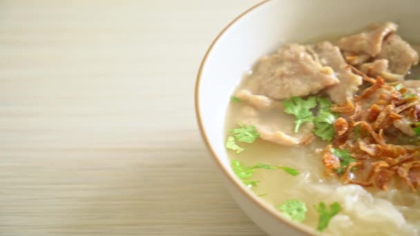 Pho Βιετναμέζικη Σούπα Χοιρινό Και Νούντλς Ρυζιού Βιετναμέζικο Στυλ Τροφίμων — Αρχείο Βίντεο
