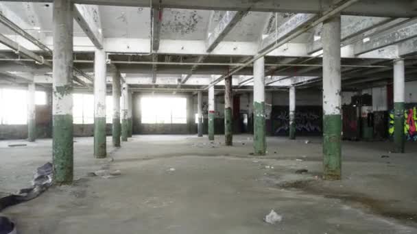 Wide Shot Abandoned Warehouse Interior — Vídeo de Stock