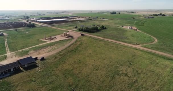 Early Morning Drone Flight Ranch Fields Fracking Pads Dairy Yards — Vídeo de Stock
