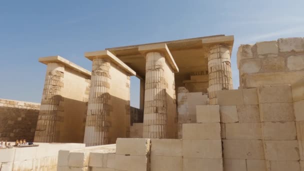 Άποψη Του Hypostyle Hall Στην Πυραμίδα Του Zoser Φωτεινή Ηλιόλουστη — Αρχείο Βίντεο