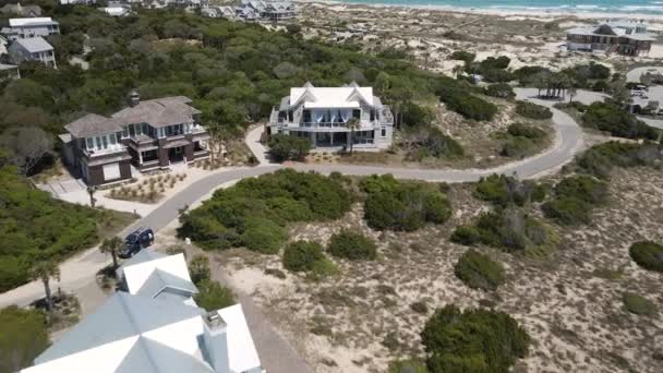 Aerial Tracking Out Distance Seafront Properties Bald Head Island — Stock Video