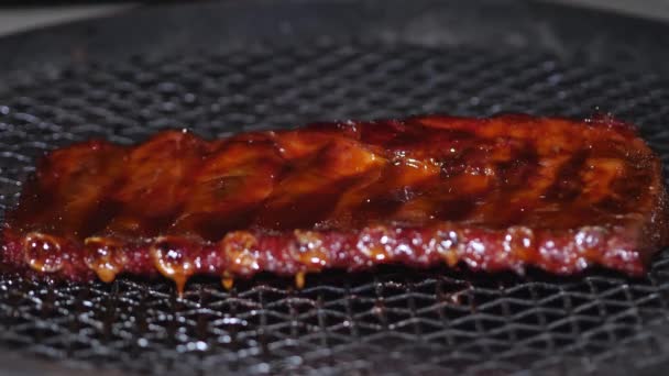 Cook Turns Tasty Sticky Bbq Pork Spare Ribs Barbecue Fire — Video Stock