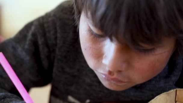 Student School Bolivia Andes Mountains Writes His Notebook Pink Pencil — Vídeos de Stock