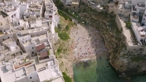 意大利Polignona Mare的Lama Monachile海滩的空中录像 — 图库视频影像