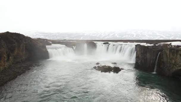 Водопад Годафосс Северной Исландии — стоковое видео