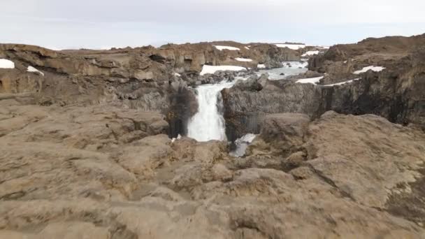 Wielki Wodospad Aldeyjarfoss Północnej Islandii — Wideo stockowe