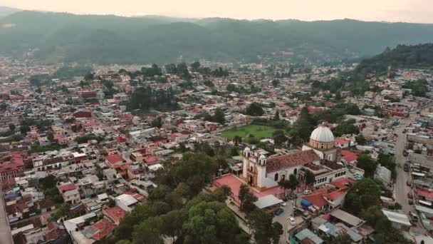 Кафедральный Горный Воздушный Дрон Над Мексикой San Cristobal Las Casas — стоковое видео