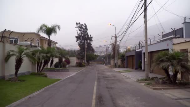 Gestabiliseerd Wandelschot Straten Van Een Woonwijk Sol Molina Lima Peru — Stockvideo