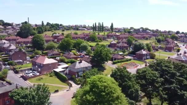デューズベリー ムーア ドローンによって取得された英国の映像の典型的な都市評議会所有の住宅不動産 — ストック動画