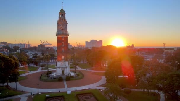 布宜诺斯艾利斯 雷蒂罗托雷纪念馆令人惊叹的日出空中景观 — 图库视频影像