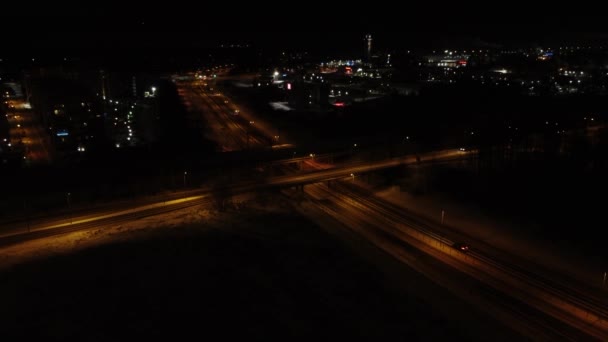 Zimowa Noc Antena Ruch Pojazdów Autostradzie Nad Przejścia Podziemne — Wideo stockowe