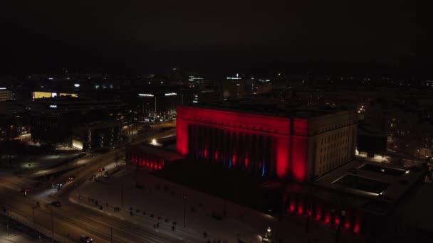 Geceleri Parlayan Helsinki Parlamento Binası Sütunlarının Hava Görüntüsü — Stok video