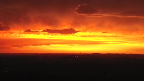 Aerial Drone Strzał Ogłuszające Ogniste Czerwone Pomarańczowe Niebo — Wideo stockowe