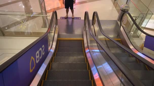 Escaladoras Luxo Modernas Com Escadas Centro Comercial Centralworld Bangkok Tailândia — Vídeo de Stock