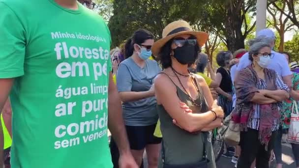 Close Shot Bystanders Protesters Brasilia Murders Two Journalists Bruno Pereira — Stock Video