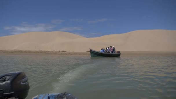 Group Tourists Fishermans Boat Getting Ready Leave Next Destination — Stock Video