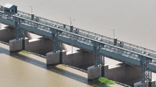 Luftaufnahme Des Brückenbauwerks Der Punjnad Staumauer Über Dem Fluss Chenab — Stockvideo