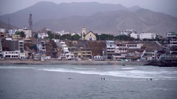 Foto Estática Uma Praia Com Pessoas Nadando Nas Águas Uma — Vídeo de Stock